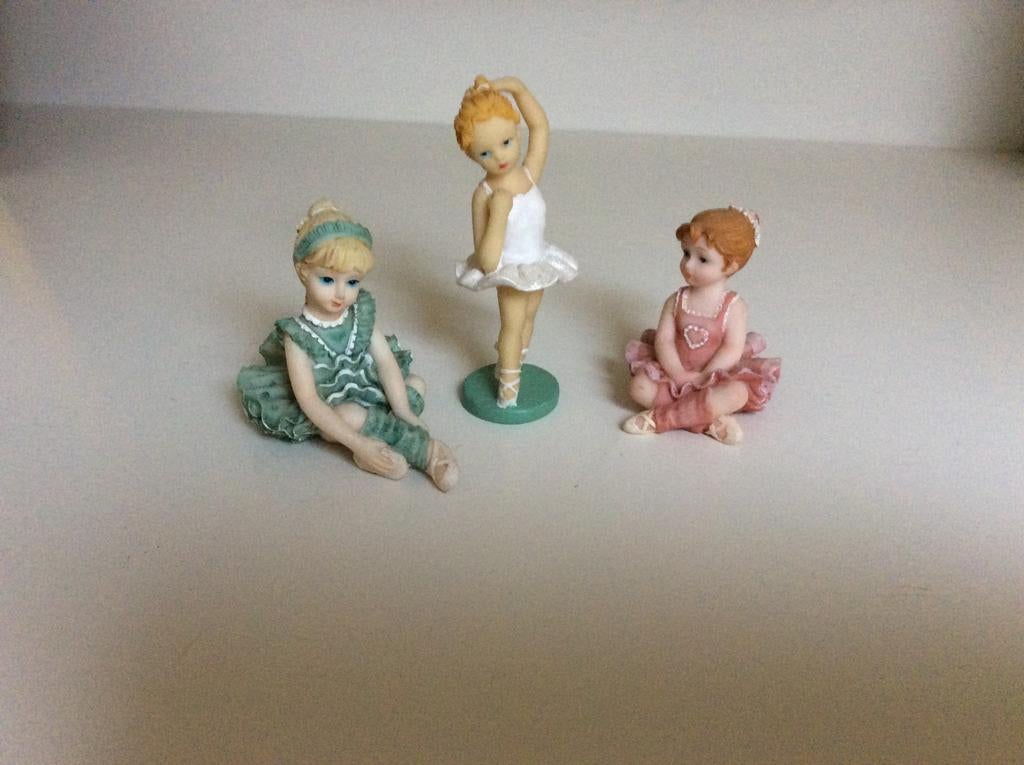 3 belles figurines de ballerines, Enlèvement ou Envoi, Neuf