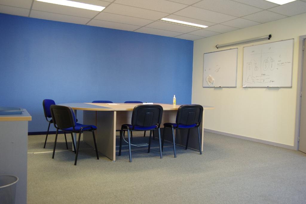 bureau meubilair, Ophalen, Zo goed als nieuw