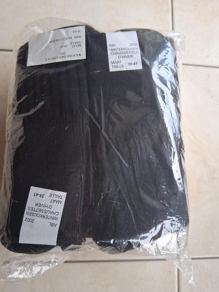 Lot de 10 paires de chaussettes noires, Vêtements | Hommes, Chaussettes & Bas, Neuf, Taille 39 à 42, Enlèvement ou Envoi, Autres