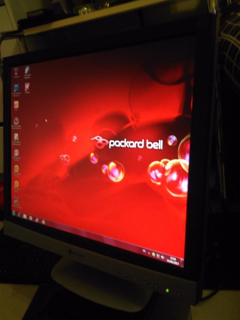 PC desktop Compleet merk PACKARD BELL, Computers en Software, Zo goed als nieuw, Intel Pentium, Ophalen, Met monitor