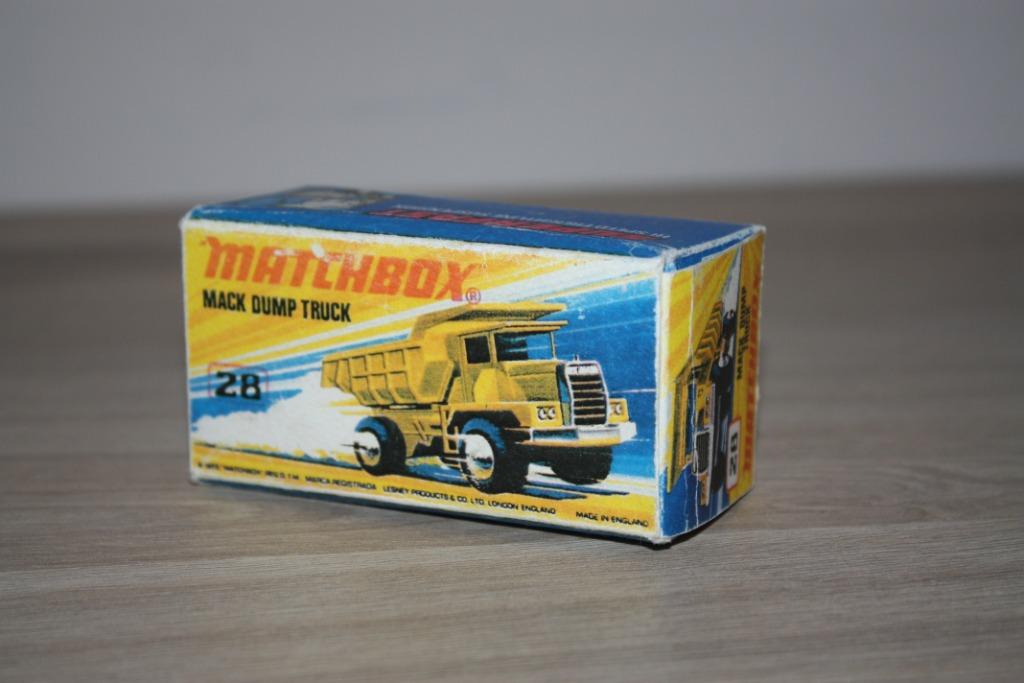 Reproductie doos , Matchbox , Superfast Mack Dump Truck, Ophalen of Verzenden, Gebruikt, Overige typen, Matchbox