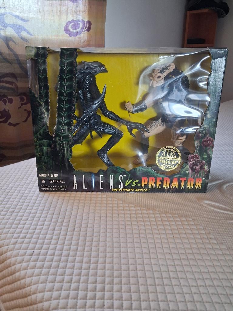 EXTRATERRESTRE CONTRE PRÉDATEUR, Enlèvement ou Envoi, Neuf, Fantasy