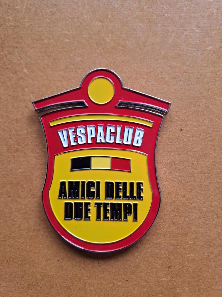 Plaque de signalisation emblème Vespa Club A D.D.T., Enlèvement