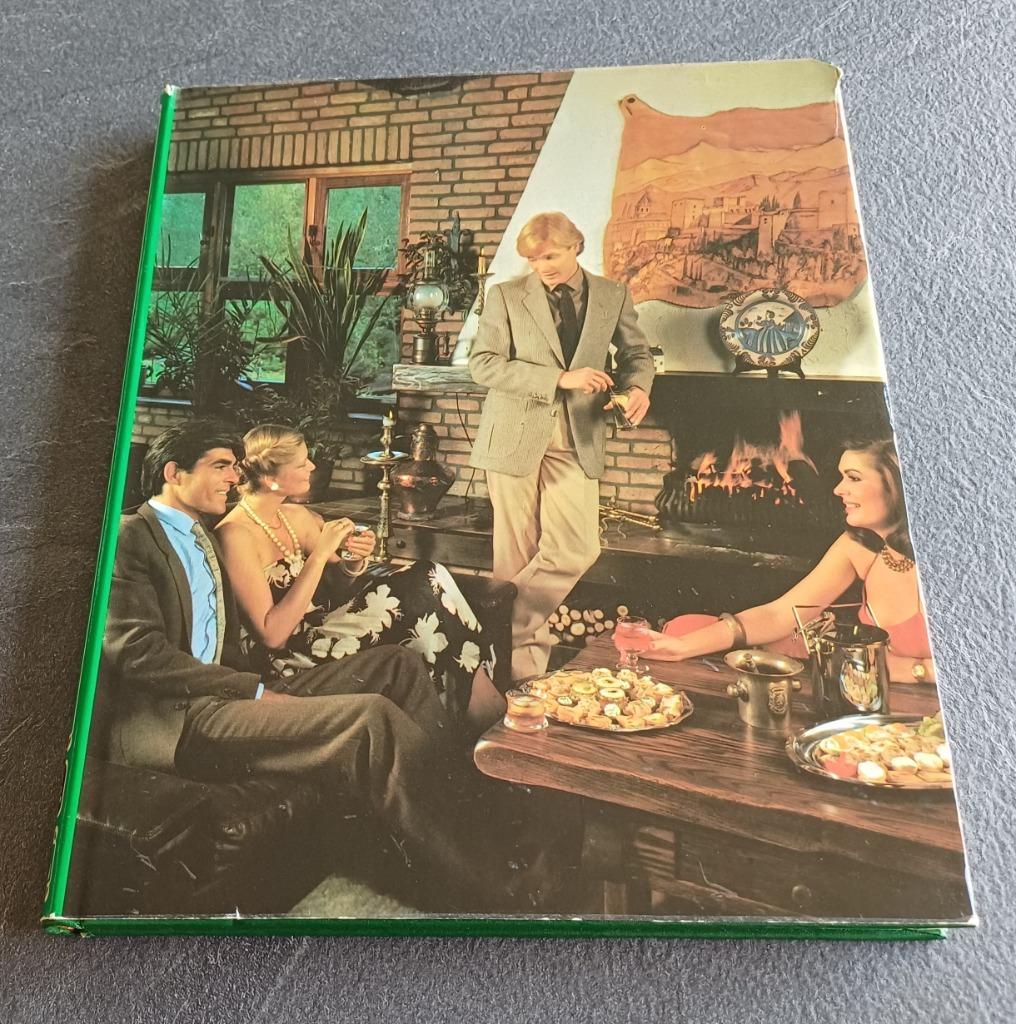 kookboek: Feestelijke Hapjes en Drankjes, Boeken, Ophalen of Verzenden, Gelezen, Europa, Voorgerechten en Soepen