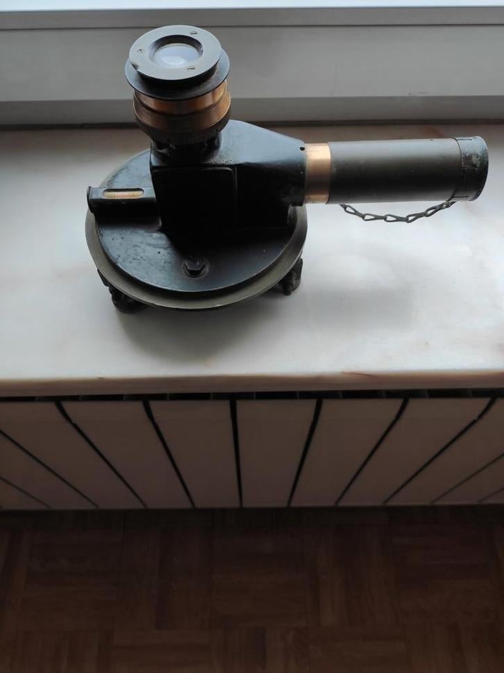 Theodolite ancien, Enlèvement