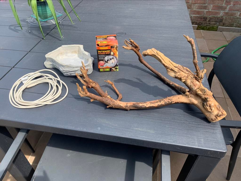 Branche, ampoule et câble chauffants , abreuvoir pour Iguan, Zo goed als nieuw