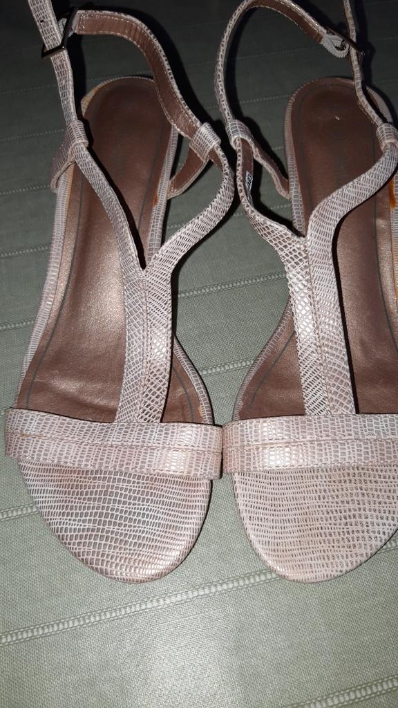 Sandalen met hak, Ophalen, Nieuw