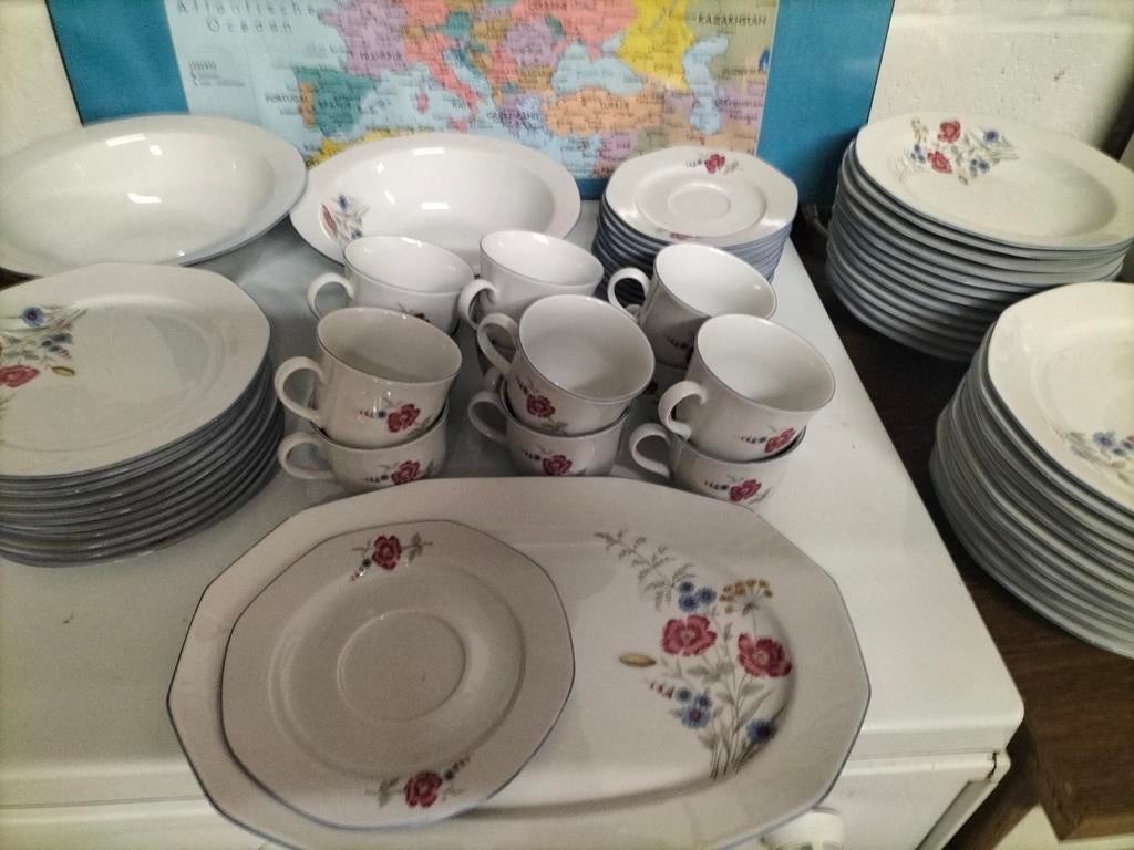 Porseleinen bordenservies 63 stuk, Ophalen, Gebruikt, Porselein, Bord(en)