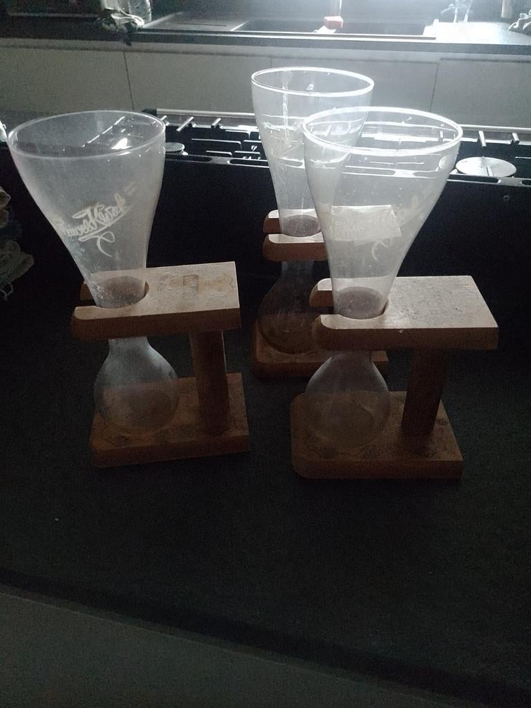 Oude kwak bierglazen, Ophalen