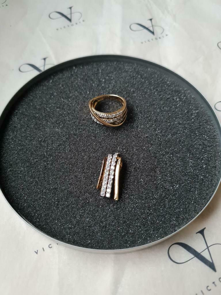 Victoria ring met bijpassend hangertje voor halsketting, Handtassen en Accessoires, Ringen, Verzenden, Zo goed als nieuw