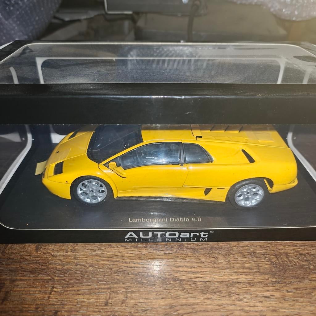 Lamborghini diablo 6.0 autoart, Enlèvement ou Envoi, Comme neuf, Autoart