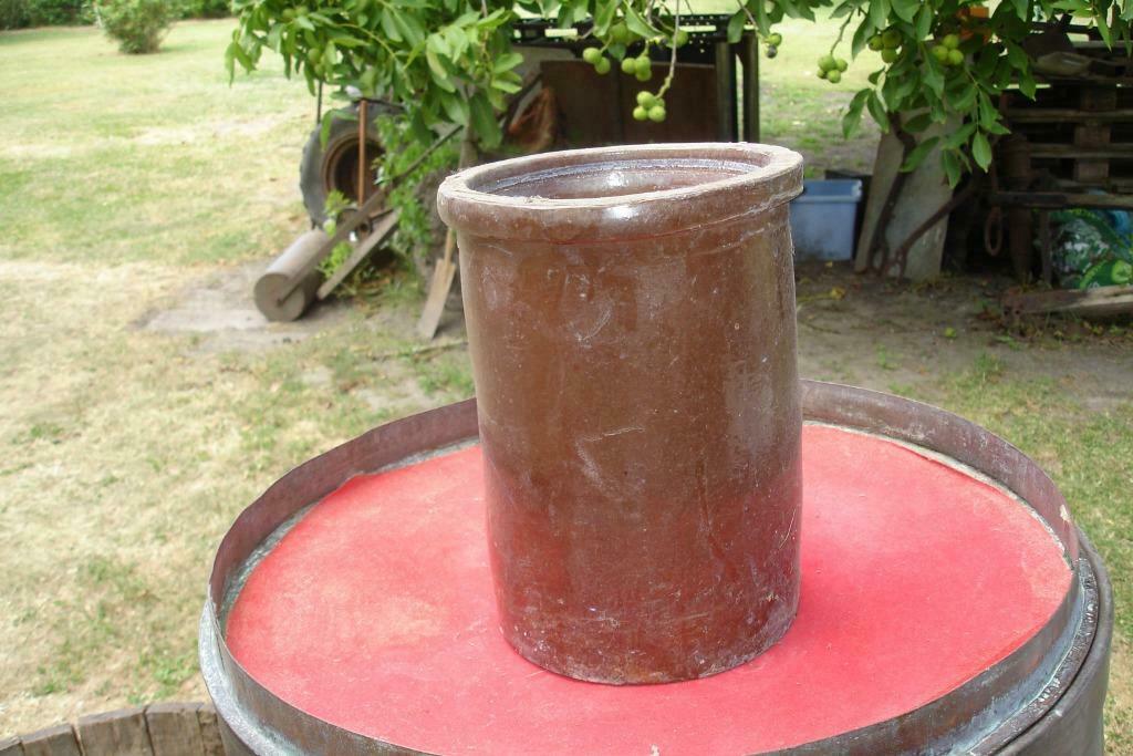Pot droit en grès., Enlèvement