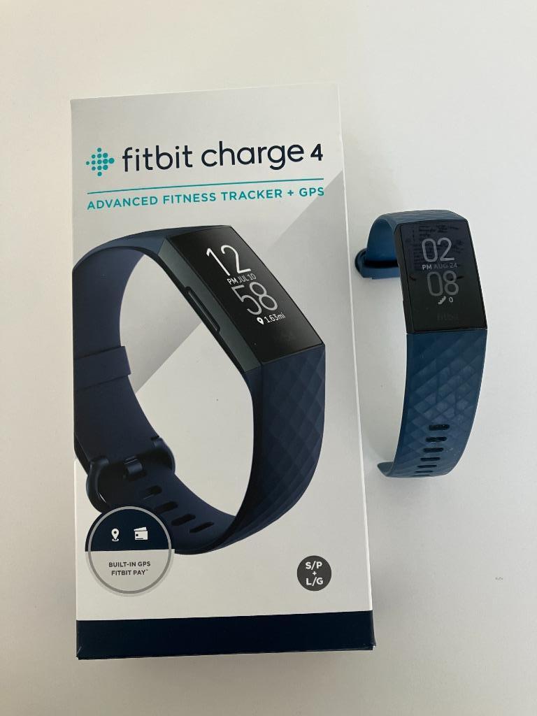 Fitbit charge 4 advanced fitness tracker + gps (blauw), Sport en Fitness, Ophalen of Verzenden, Zo goed als nieuw, Overige merken