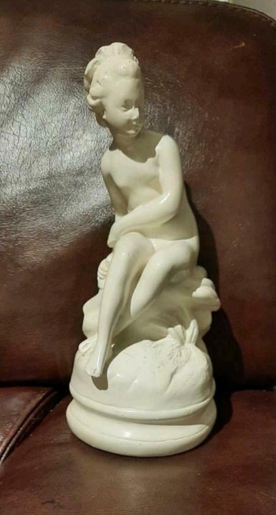 Femme nue en terre cuite de 31 cm de hauteur, Enlèvement ou Envoi