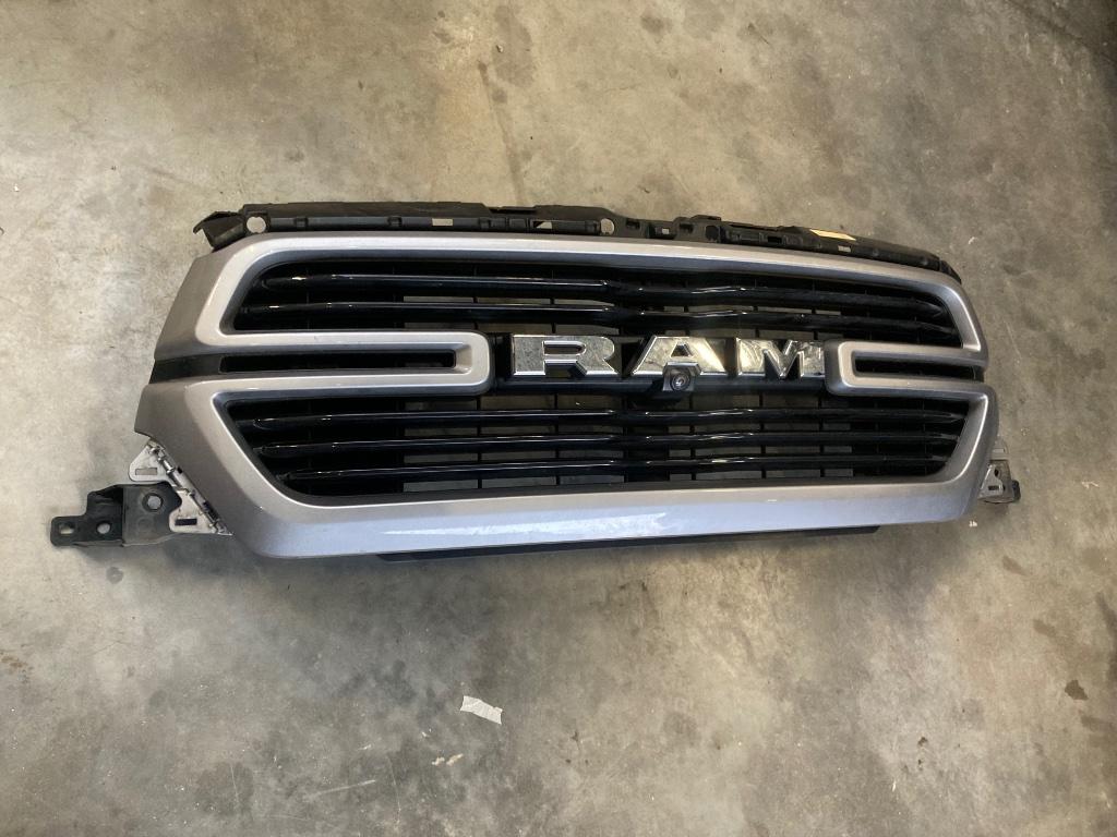 Dodge Ram 1500 Dt grill, Ophalen, Gebruikt, Dodge, Motorkap
