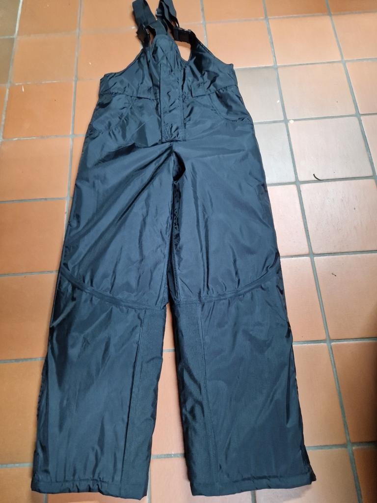 Skijas met ski broek Small ik heb een rode jas en een witte, Ophalen of Verzenden, Gedragen, Broek