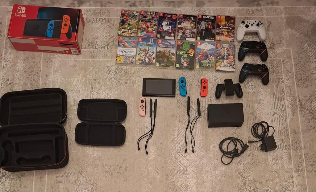 Nintendo Switch + Games + Controllers, Games en Spelcomputers, Ophalen, Gebruikt
