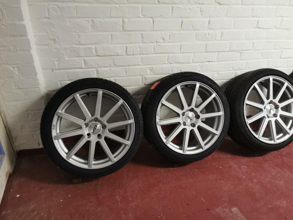 Aez velgen met banden 225/40R18xl 92y, Auto-onderdelen, Banden en Velgen, Ophalen, Band(en)