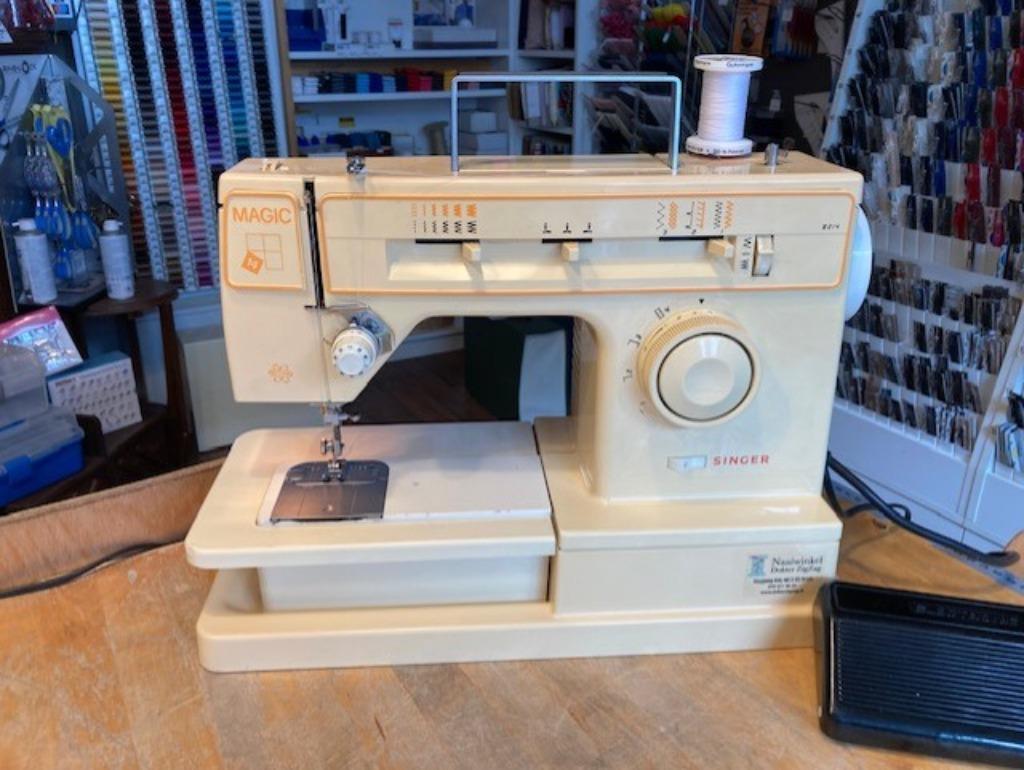 Singer 8214 "Magic 14" naaimachine, Hobby en Vrije tijd, Naaimachines en Toebehoren, Ophalen of Verzenden, Gebruikt, Naaimachine
