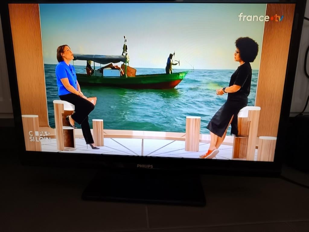Philips tv 22 inch/58 cm met ingebouwde sat tuner, Philips, LCD, Ophalen of Verzenden, 40 tot 60 cm