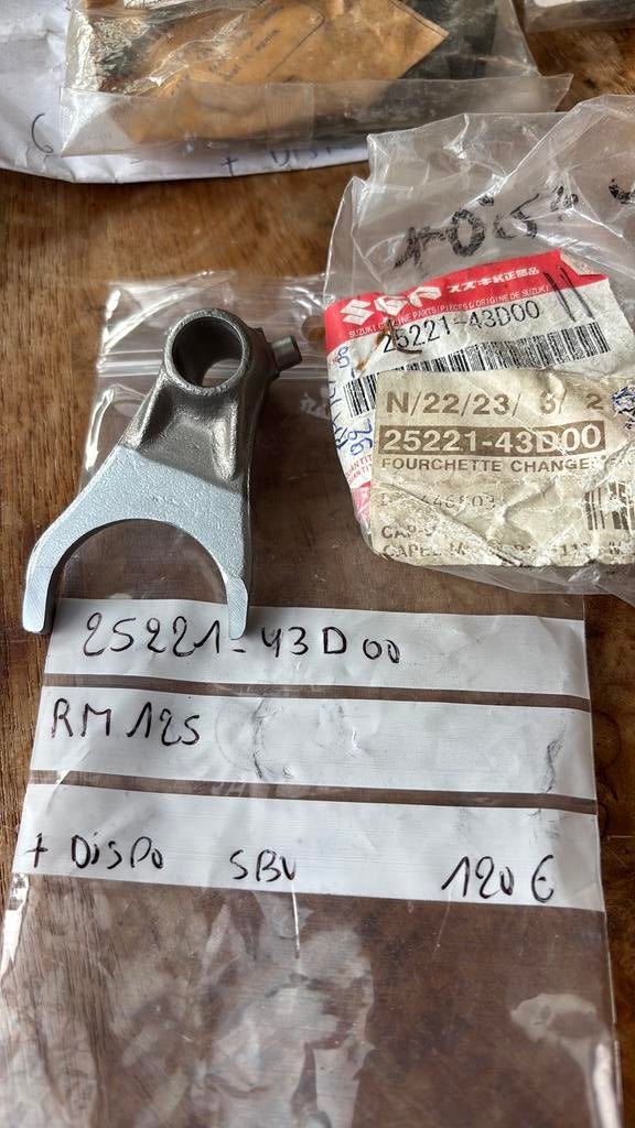 25221-43D00 fourchette boîte de vitesse Suzuki RM125, Ophalen of Verzenden, Nieuw
