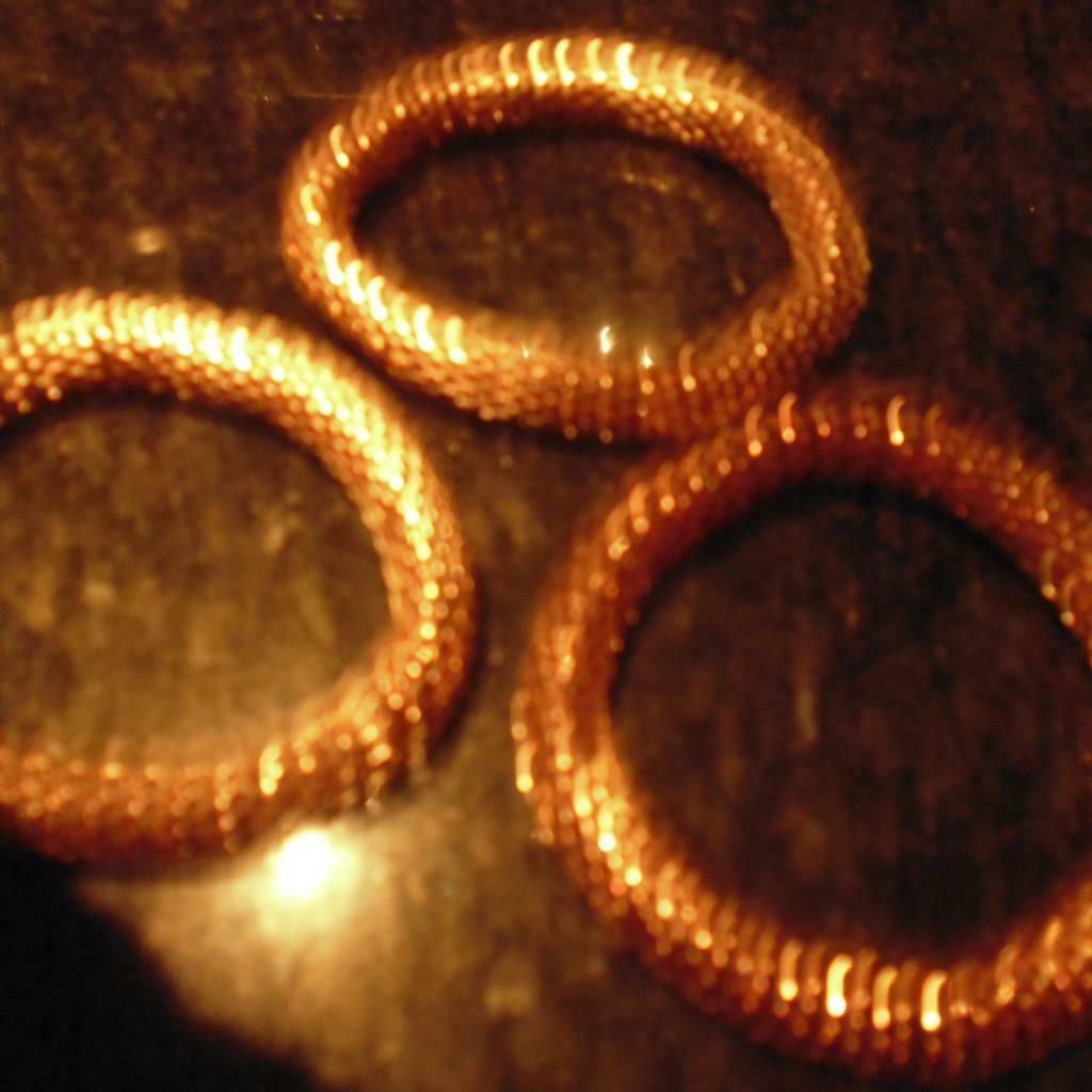 3 goudkleurige armbanden, Ophalen of Verzenden, Zo goed als nieuw, Goud, Overige materialen