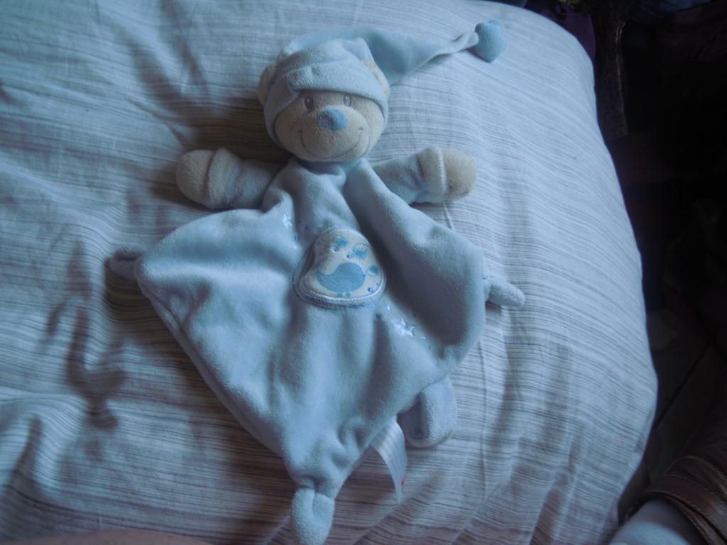 knuffeldoekje nicotoy beer met muts, Kinderen en Baby's, Ophalen of Verzenden, Beer