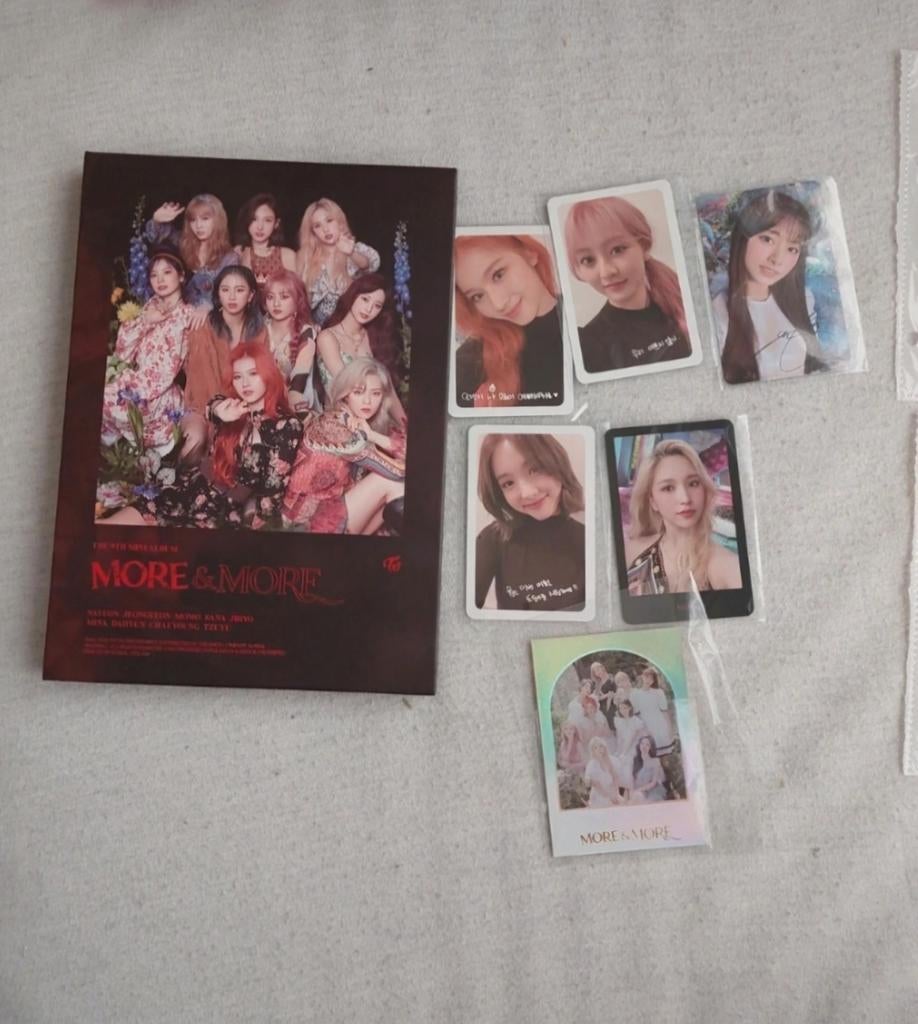 Kpop Twice More&More album, Ophalen of Verzenden, Zo goed als nieuw