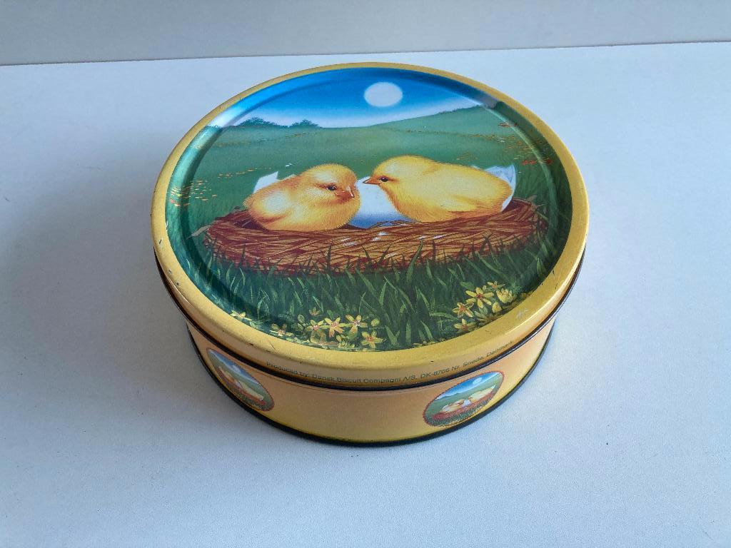 Dansk biscuit : Blikken doos met Paas taferelen, Antiek en Kunst, Ophalen of Verzenden