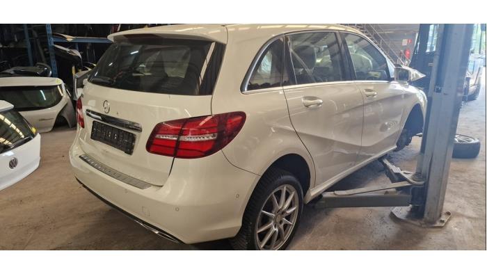 Jupe droite d'un Mercedes B-Klasse (650), 3 mois de garantie, Utilisé, -, -