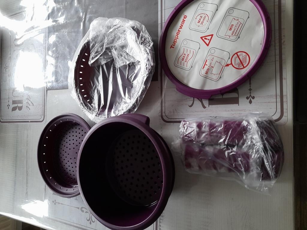 Cuiseur Vapeur Micro-onde Tupperware Violet + 8 ramequins, Enlèvement, Comme neuf, Violet
