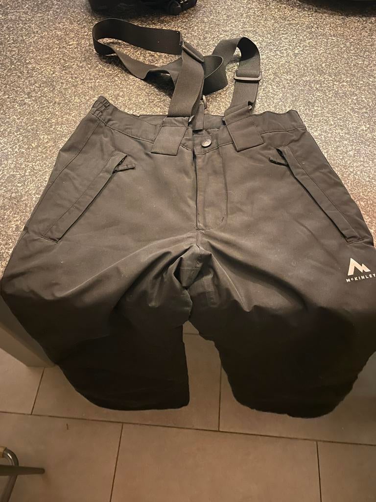 Pantalon ski bretelles McKinley noir 152, Enlèvement ou Envoi, Comme neuf, Ski