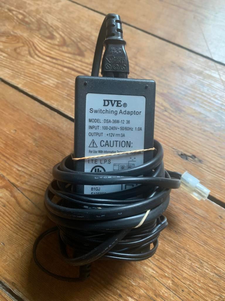 DVE switching adapter +12V. 3A, Computers en Software, Ophalen of Verzenden