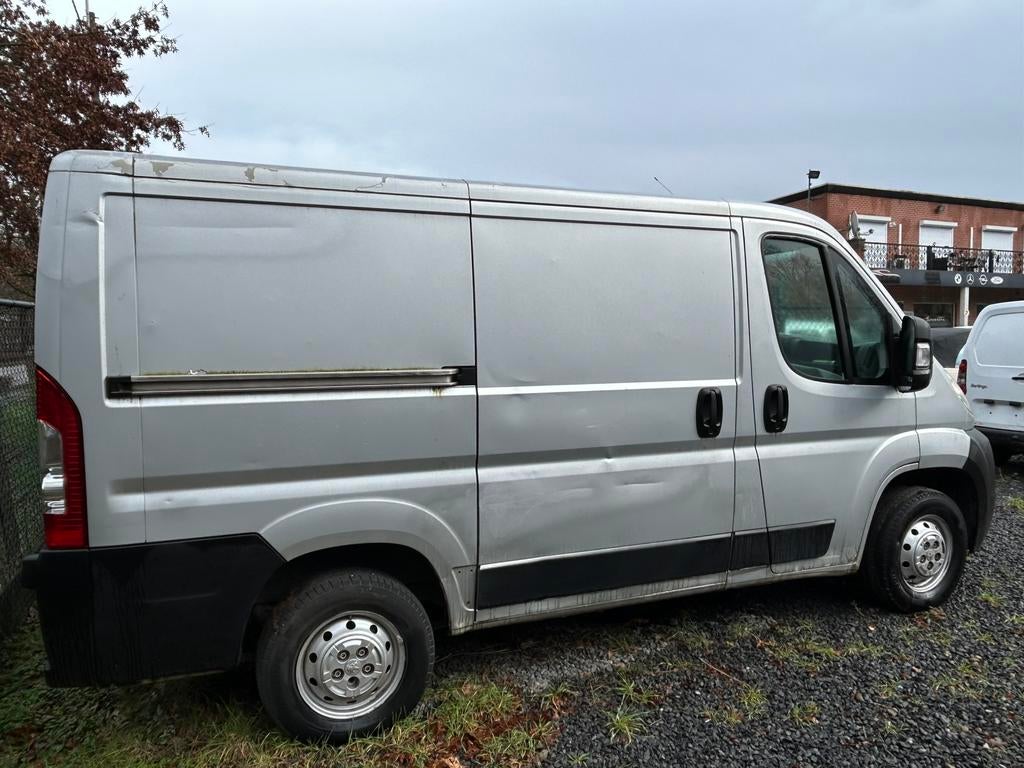Peugeot Boxer bj 2007 2.2 diesel 223.000 motor defekt, Auto's, Bestelwagens en Lichte vracht, Voorwielaandrijving, 4 deurs, Zwart