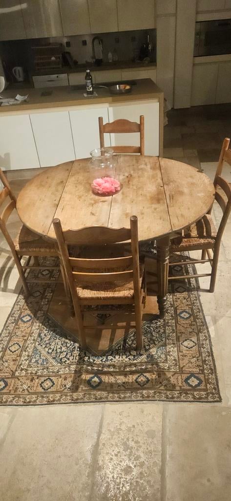 Ronde houten tafel met 4 houten stoelen, Ophalen