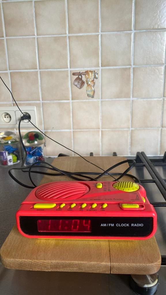 Ancien radio réveil années 70 fonctionne très bien, Antiquités & Art, Enlèvement ou Envoi