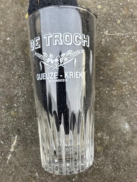 GLAS GUEUZE KRIEK DE TROCH 33 CL H : 15 CM, Ophalen of Verzenden, Nieuw, Bierglas