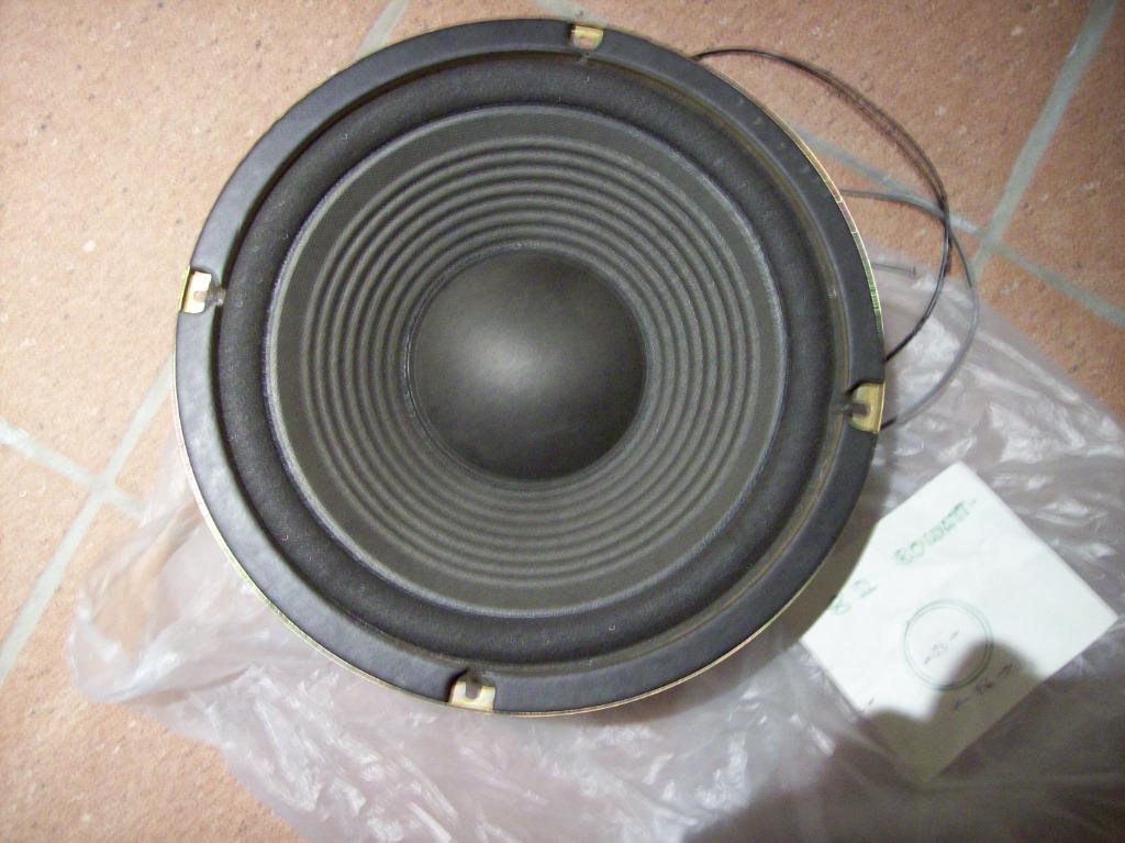 Woofer  uit KOREA NIEUWSTAAT!!, Elektronische apparatuur, Ophalen, Zo goed als nieuw
