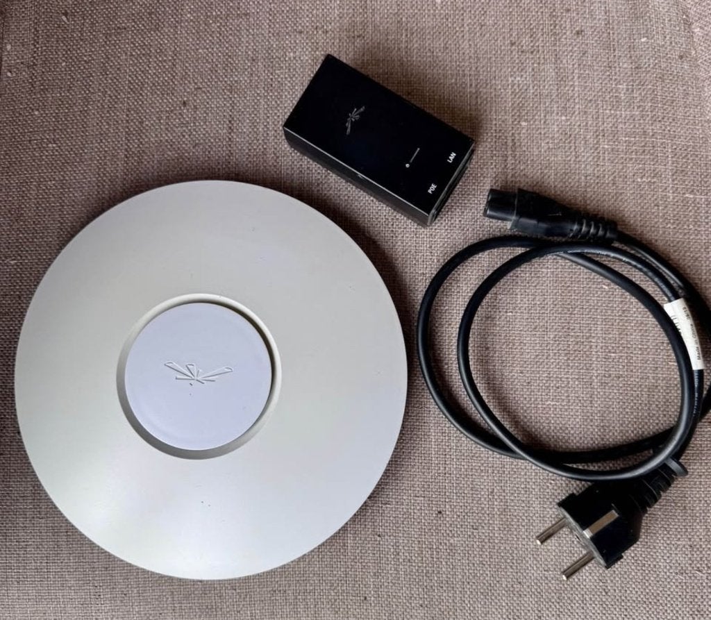 Ubiquiti UniFi AP, Computers en Software, Accesspoints, Ophalen of Verzenden, Gebruikt, Ubiquiti