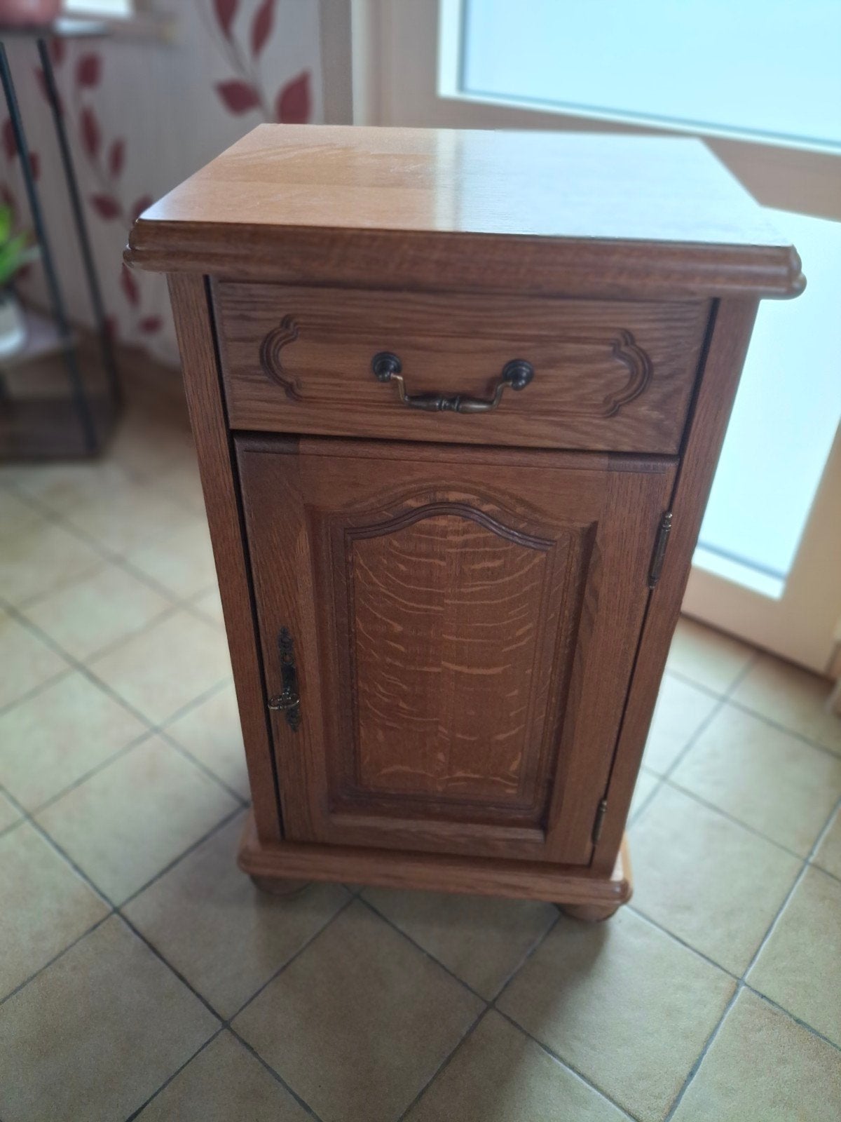 Petit meuble en chêne, Enlèvement