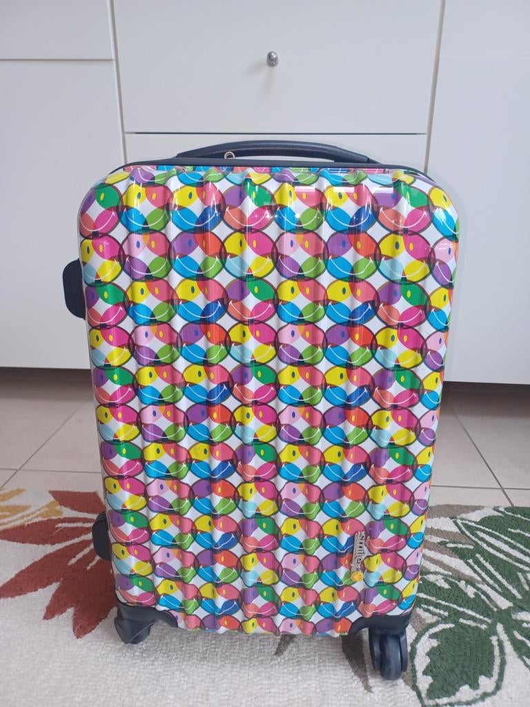 Valise Smiley, Enlèvement