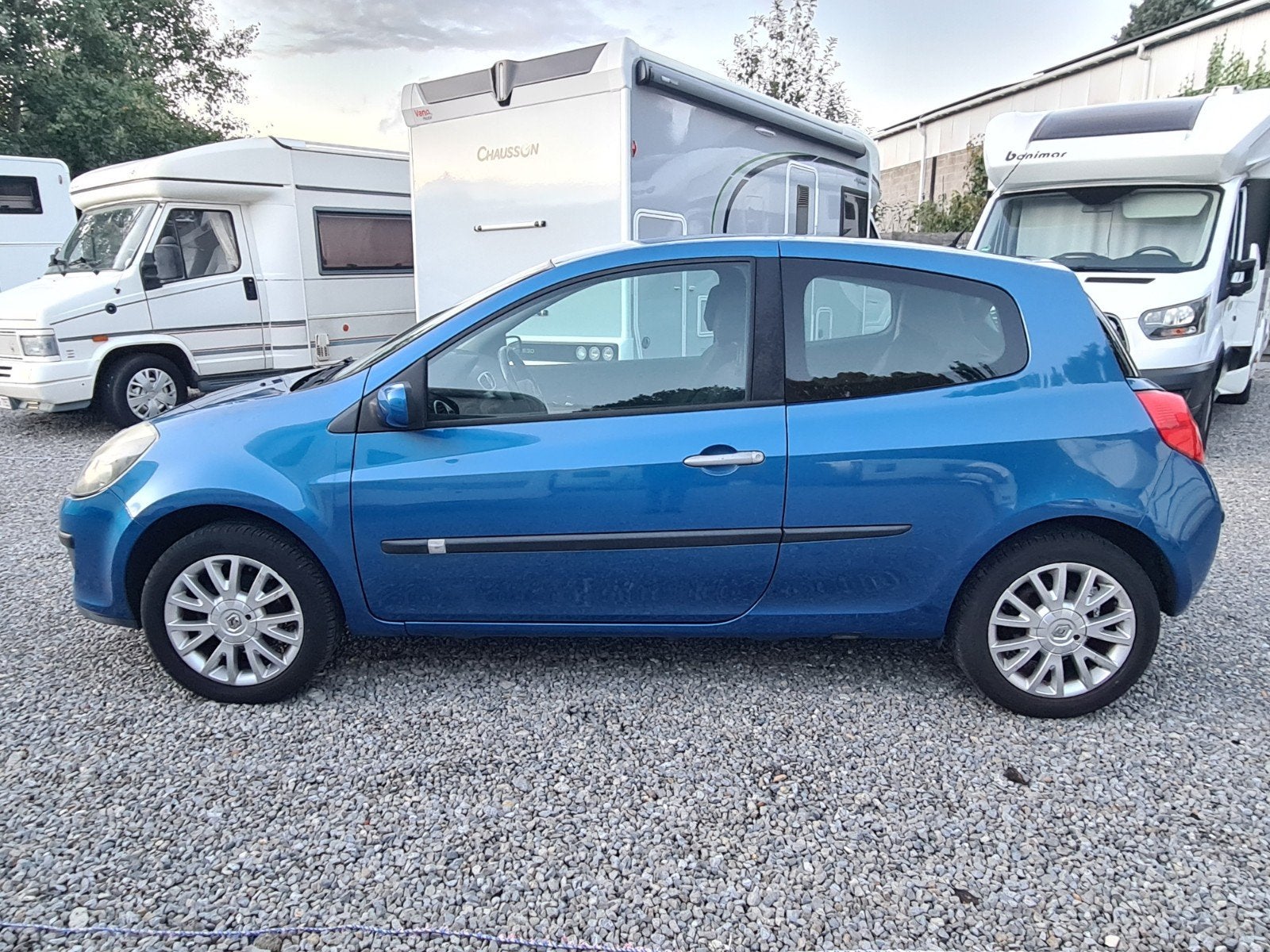 Renault Clio/1.6 16v essence/HOMOLOGUÉ POUR LA VENTE/AIRCO/, Achat, Essence, Verrouillage central, Entreprise