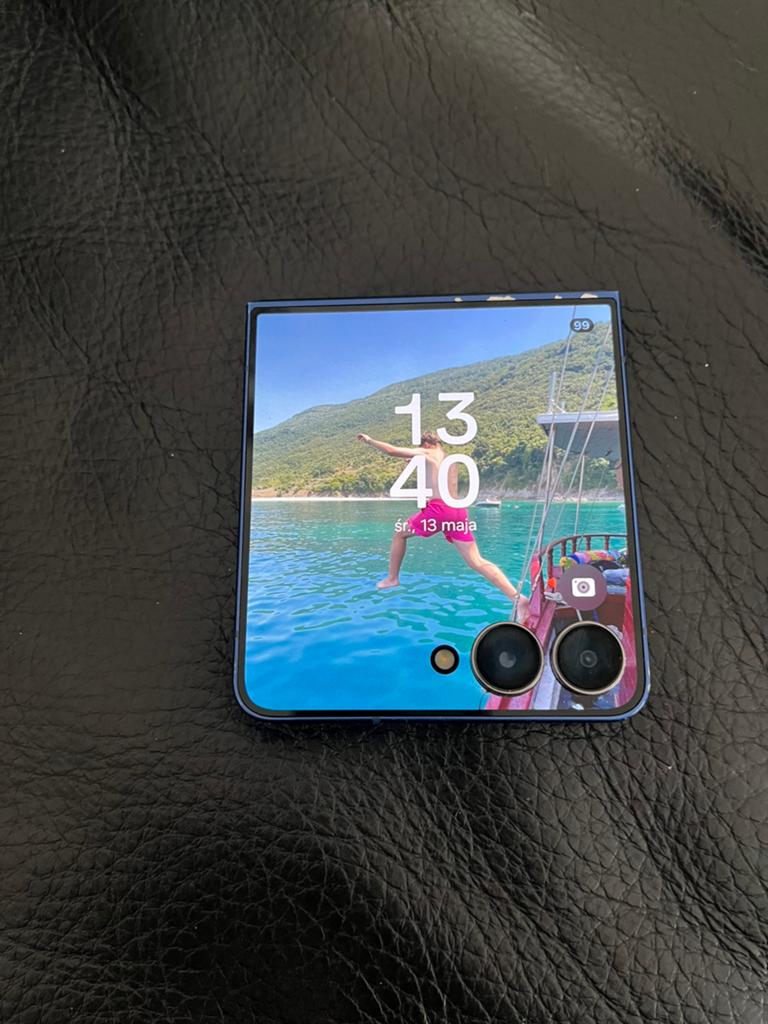 Galaxt flip 7 met schade lees tekst aub!, Telecommunicatie, Mobiele telefoons | Samsung, 256 GB, Ophalen, Zo goed als nieuw, Galaxy Z Flip