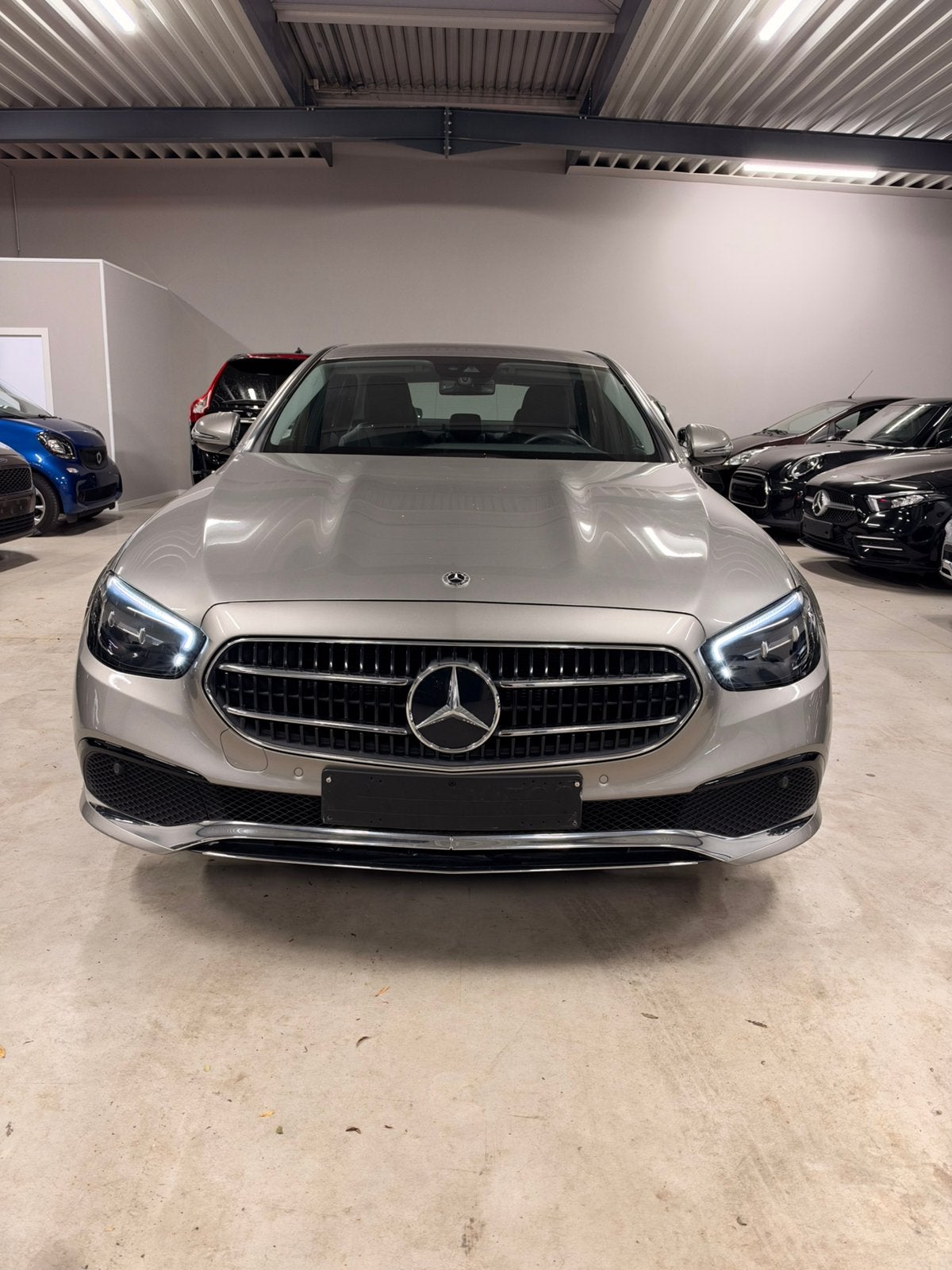 Mercedes E 200 i Automaat Led Navi Camera Slechts 18000km, Autos, Argent ou Gris, Euro 6, Entreprise, 149 g/km