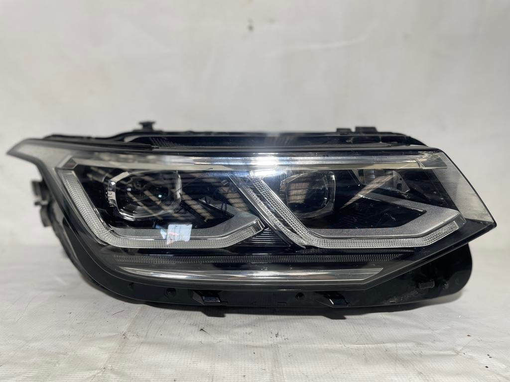 Koplamp rechts LED VW Tiguan 5NB941082C, Auto-onderdelen, Ophalen, Gebruikt, BMW