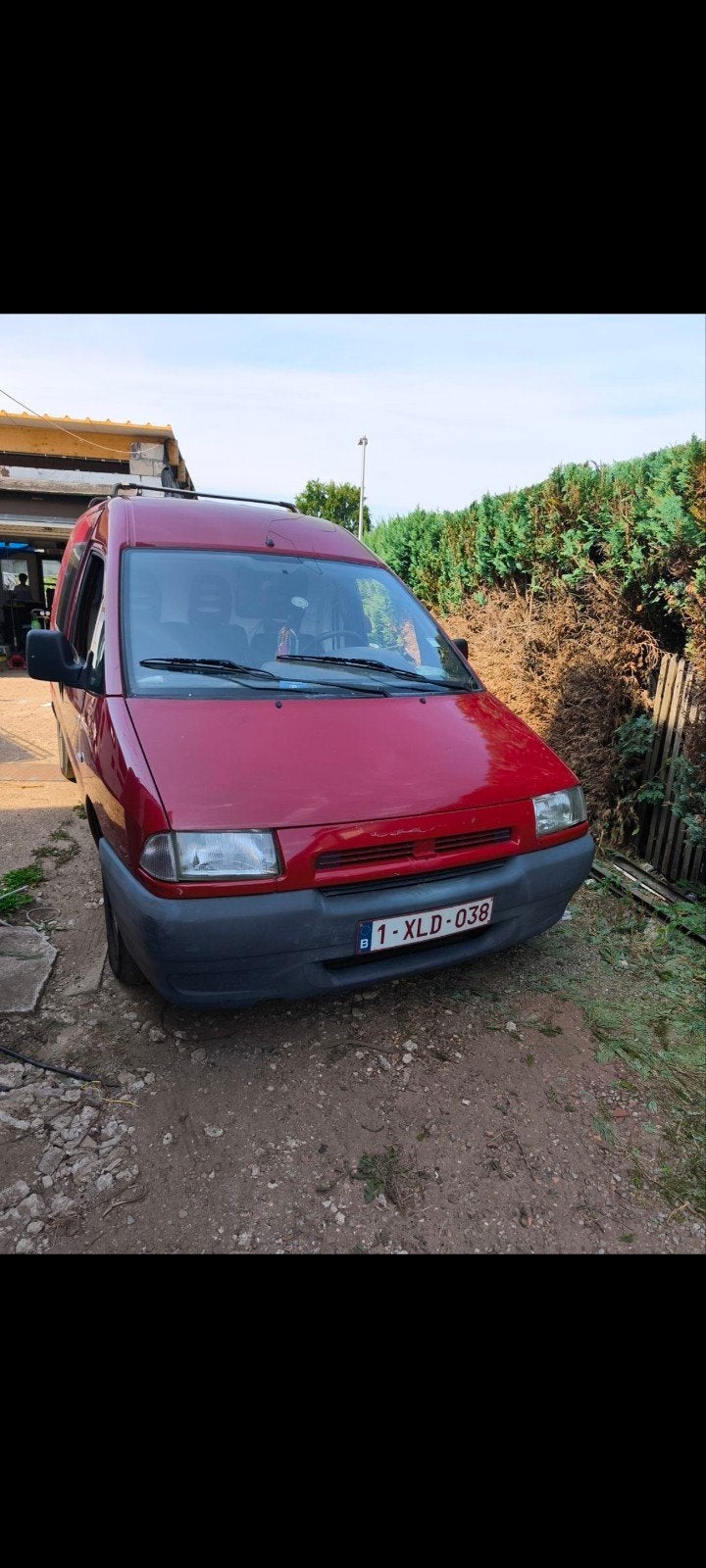 peugeot expert. gekeurd v.v., Autos, Rouge, 4 portes, 3 places, Boîte manuelle