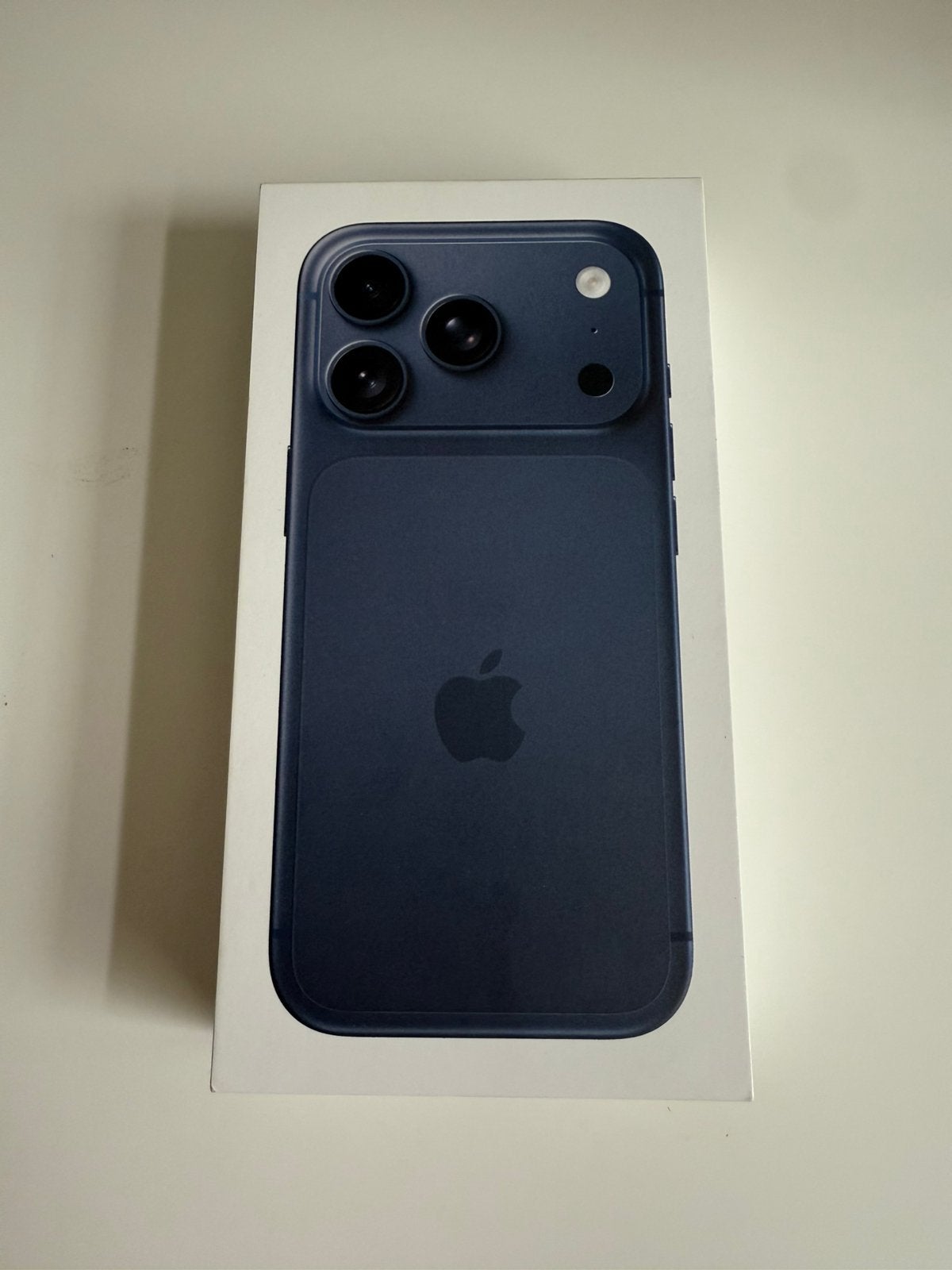 Iphone 17 pro 256 Go, Télécoms, Téléphonie mobile | Apple iPhone, Enlèvement ou Envoi, Comme neuf