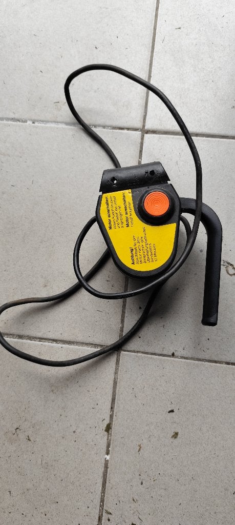 4 connexions différentes pour tondeuses électriques, Jardin & Terrasse, Tondeuses à gazon, Enlèvement, Utilisé, Tondeuses à gazon électriques