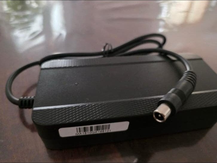 Chargeur trottinette électrique, Enlèvement, Neuf, Autres types