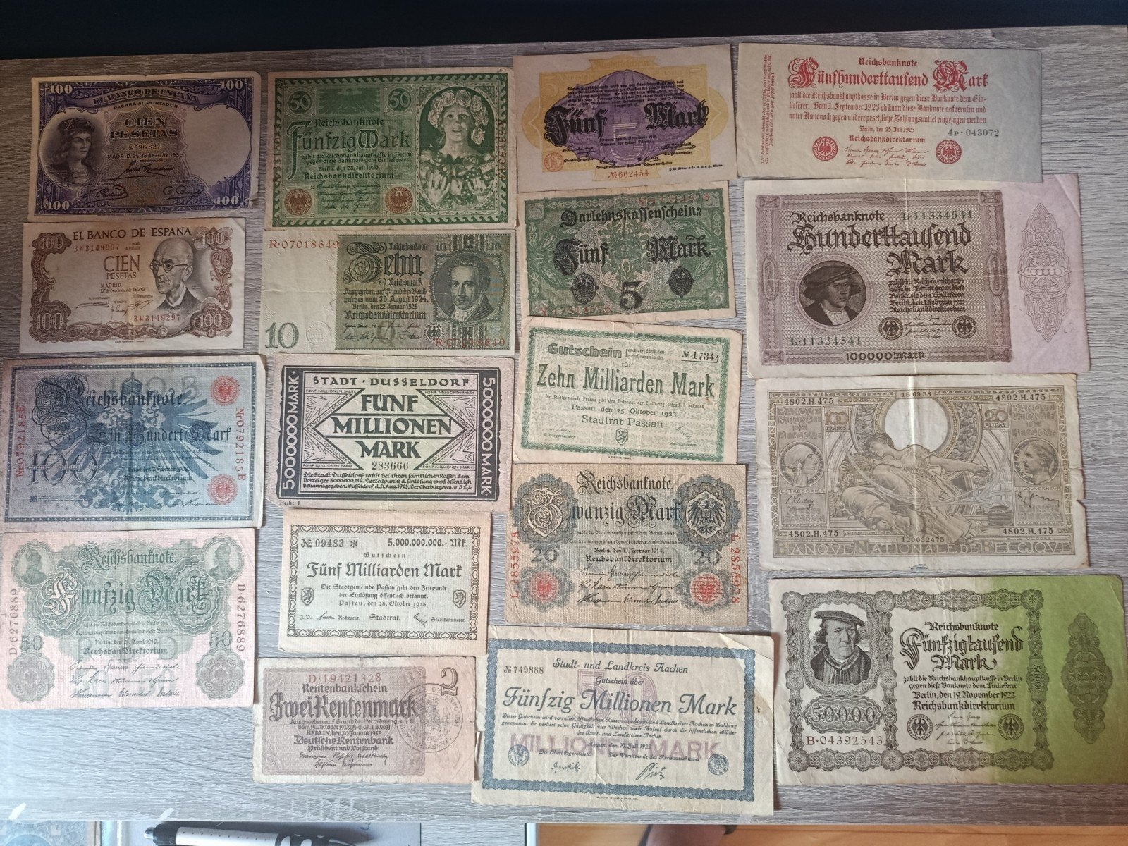 Bankbiljetten 131 stuks te koop, Ophalen of Verzenden, Bankbiljetten